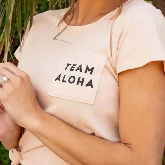 Guava Shop Team Aloha pocket tee - Picture 1 of 8